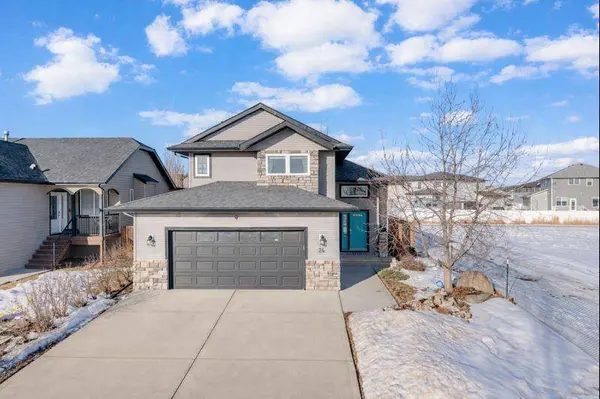 24 Lincoln ST S, Sylvan Lake, AB T4S 2P9