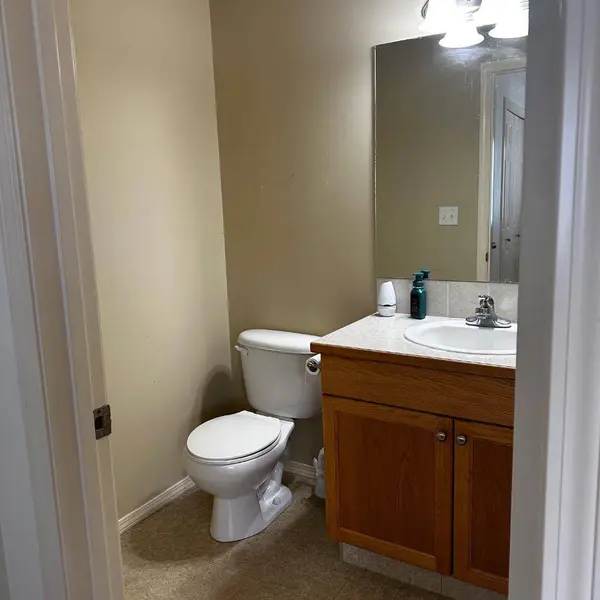 83 Lakeway BLVD, Sylvan Lake, AB T4S 2P4