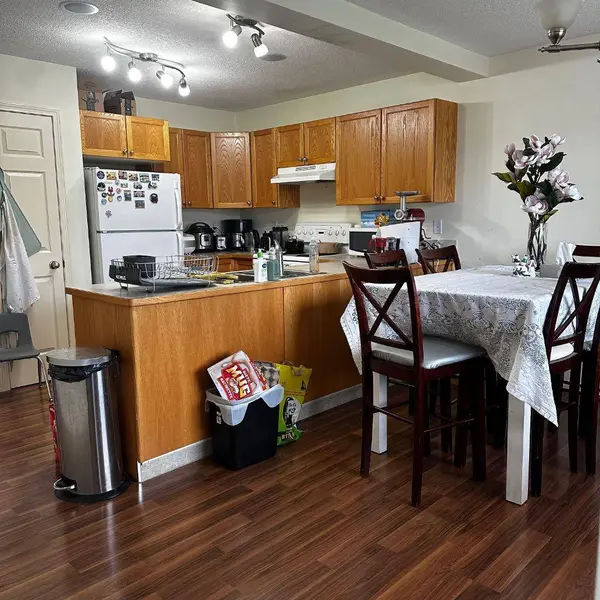 83 Lakeway BLVD, Sylvan Lake, AB T4S 2P4