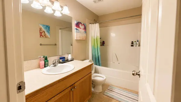 83 Lakeway BLVD, Sylvan Lake, AB T4S 2P4