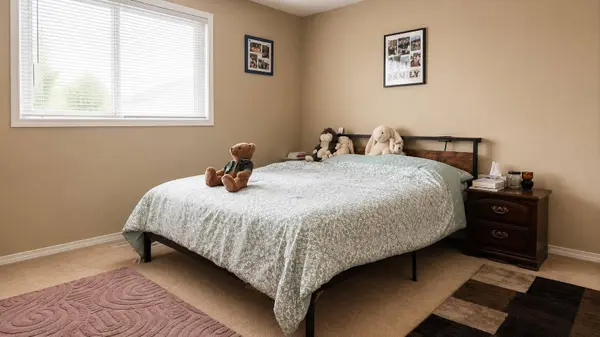 83 Lakeway BLVD, Sylvan Lake, AB T4S 2P4
