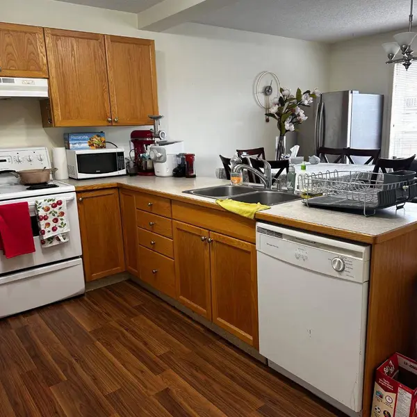 83 Lakeway BLVD, Sylvan Lake, AB T4S 2P4