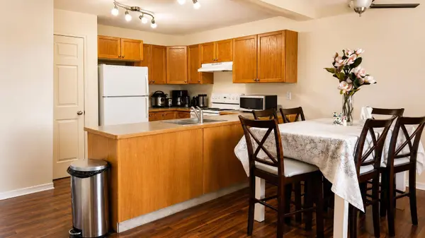 83 Lakeway BLVD, Sylvan Lake, AB T4S 2P4