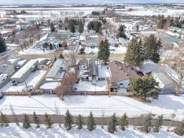 4 21A St Close, Bowden, AB T0M0K0