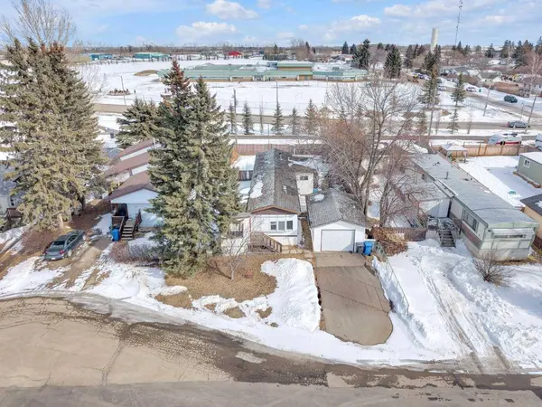 4 21A St Close, Bowden, AB T0M0K0