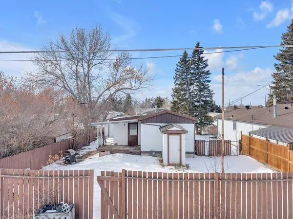4 21A St Close, Bowden, AB T0M0K0