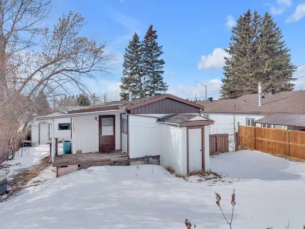 4 21A St Close, Bowden, AB T0M0K0