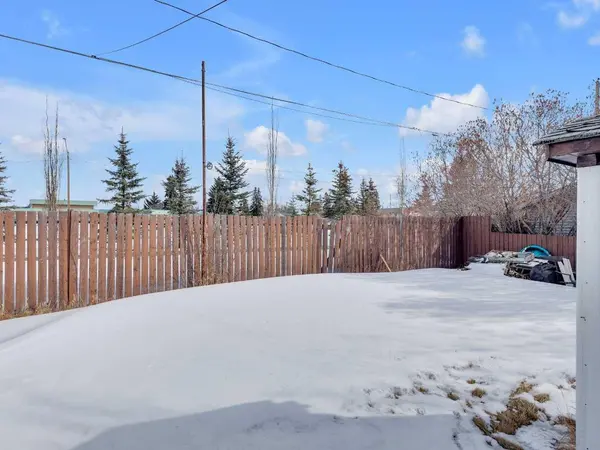 4 21A St Close, Bowden, AB T0M0K0