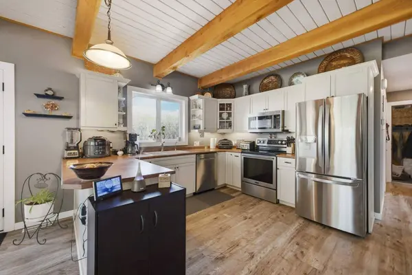 30-36006 Highway 2 Service Road South, Rural Red Deer County, AB T4G0G6