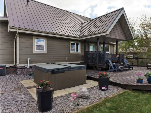 30-36006 Highway 2 Service Road South, Rural Red Deer County, AB T4G0G6