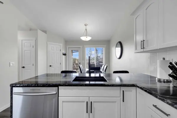 68 Ireland CRES, Red Deer, AB T4R 3K8