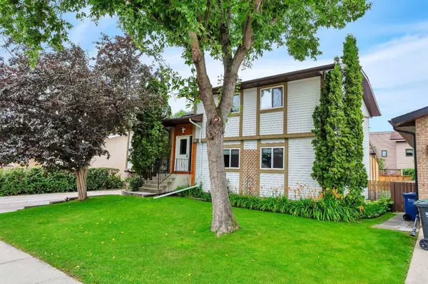 38 Wiltshire BLVD, Red Deer, AB T4N3H4