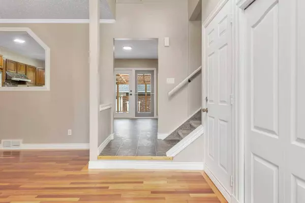 38 Wiltshire BLVD, Red Deer, AB T4N3H4