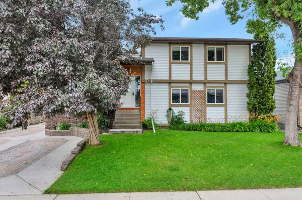 38 Wiltshire BLVD, Red Deer, AB T4N3H4