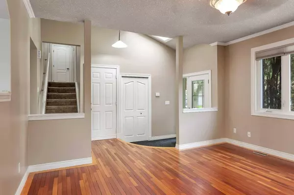 38 Wiltshire BLVD, Red Deer, AB T4N3H4