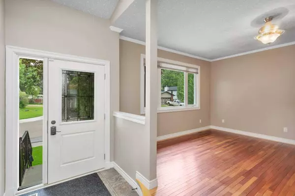 38 Wiltshire BLVD, Red Deer, AB T4N3H4