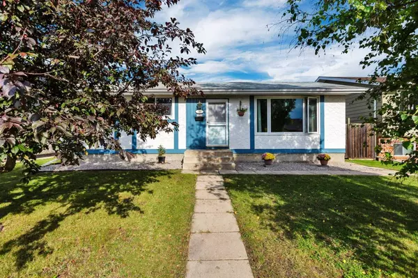 99 Barrett DR, Red Deer, AB T4R 1H2