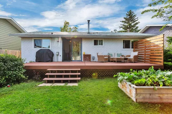 99 Barrett DR, Red Deer, AB T4R 1H2