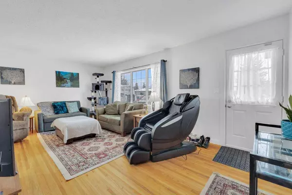 4121 38 AVE, Red Deer, AB T4N 2T8