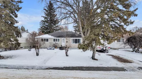 4121 38 AVE, Red Deer, AB T4N 2T8