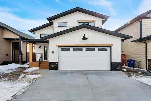 77 Maclean Close, Blackfalds, AB T4M 0H4