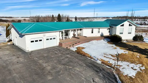 27556 Township Road 372, Rural Red Deer County, AB T4G 0M5