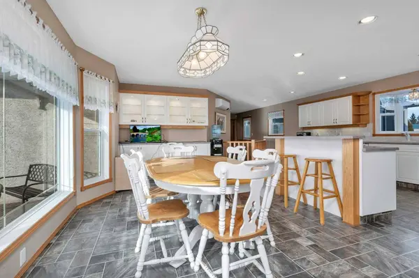 27556 Township Road 372, Rural Red Deer County, AB T4G 0M5