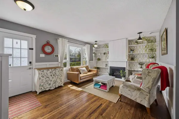 6 Otterbury AVE, Red Deer, AB T4N 4Z9