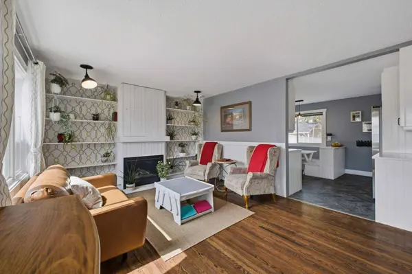 6 Otterbury AVE, Red Deer, AB T4N 4Z9