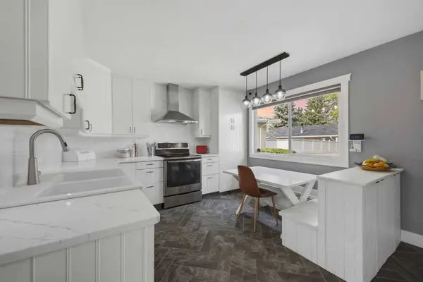 6 Otterbury AVE, Red Deer, AB T4N 4Z9
