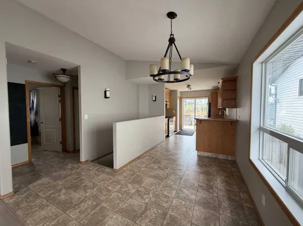 157 Oswald Close, Red Deer, AB T4P 0C1