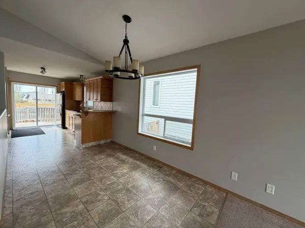 157 Oswald Close, Red Deer, AB T4P 0C1