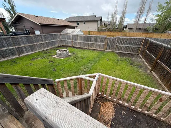 157 Oswald Close, Red Deer, AB T4P 0C1