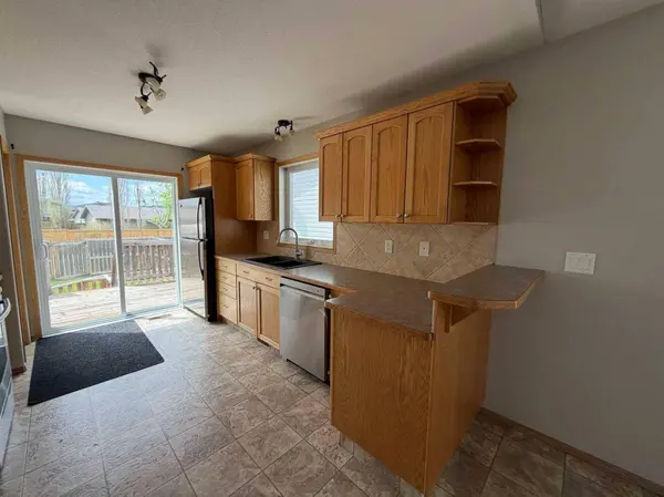 157 Oswald Close, Red Deer, AB T4P 0C1