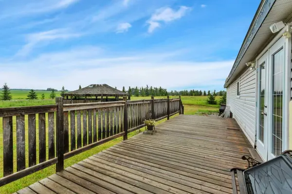 41113 Range Road 263, Rural Lacombe County, AB T4L 0A1