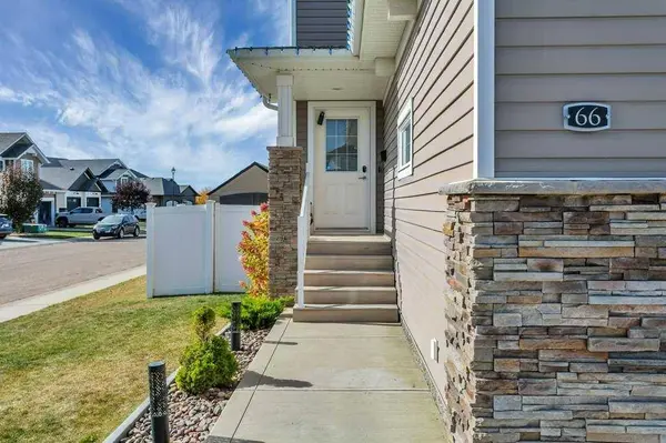 66 Morris CT, Blackfalds, AB T4M0B7