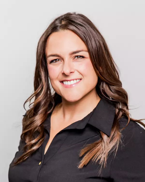 Central Alberta Real Estate - SellingCentralAB - Cassie Orlando Real Estate