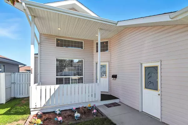 40 Ammeter Close, Red Deer, AB T4R 2Y5