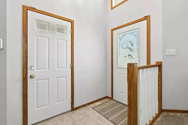 40 Ammeter Close, Red Deer, AB T4R 2Y5