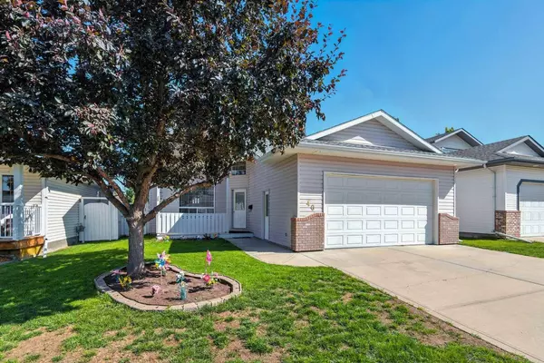 40 Ammeter Close, Red Deer, AB T4R 2Y5