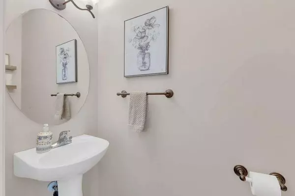 5024 47 ST, Sylvan Lake, AB T4S 1C5