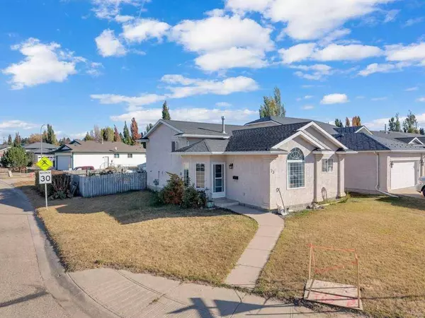73 Lansbury Close, Lacombe, AB T4L 1P4