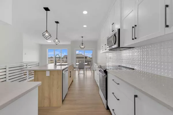 15 Rosse PL, Sylvan Lake, AB T4S 0M7