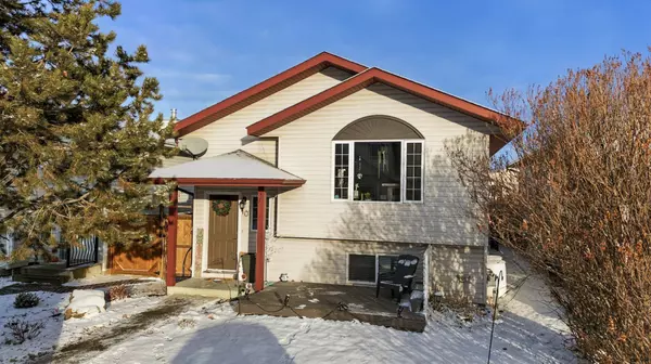 10 Halsall ST, Sylvan Lake, AB T4S 1T4