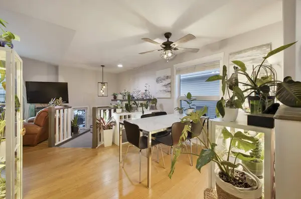 10 Halsall ST, Sylvan Lake, AB T4S 1T4