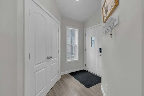 156 Wiley CRES, Red Deer, AB T4N 7G7