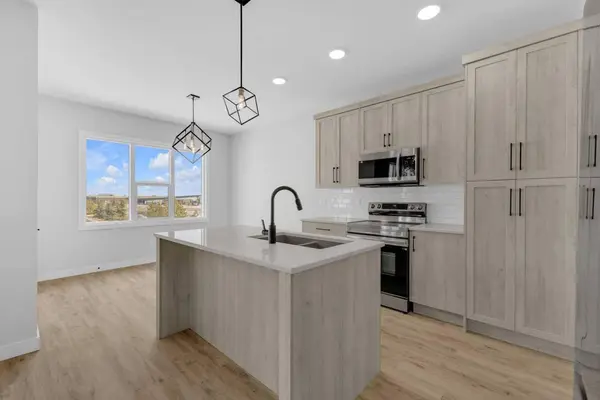 6 Memorial Pkwy, Rural Red Deer County, AB T4E 3B7