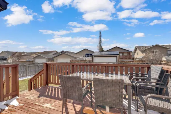 22 Jenner CRES, Red Deer, AB T4P 0B2