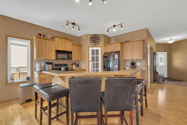 22 Jenner CRES, Red Deer, AB T4P 0B2