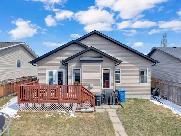 22 Jenner CRES, Red Deer, AB T4P 0B2